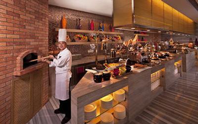 کرون پلازا هوادو