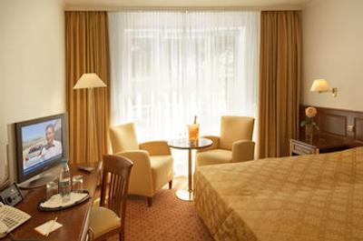 تاپ سیتی لاین کنراد-هتل د ویل مونچن