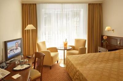 تاپ سیتی لاین کنراد-هتل د ویل مونچن