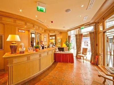 تاپ سیتی لاین کنراد-هتل د ویل مونچن