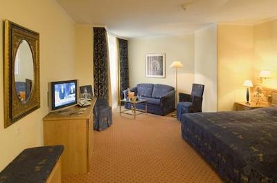 تاپ سیتی لاین کنراد-هتل د ویل مونچن