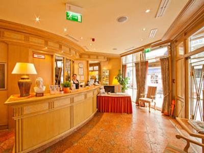 تاپ سیتی لاین کنراد-هتل د ویل مونچن