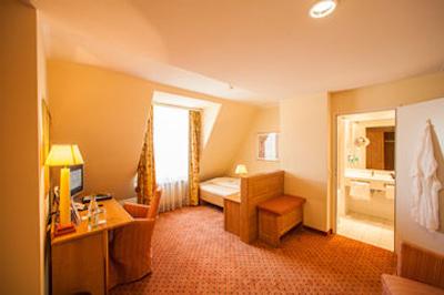 تاپ سیتی لاین کنراد-هتل د ویل مونچن