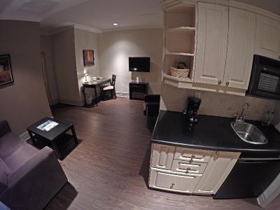 دابل تری بای هیلتون هتل تورنتو داون تاون