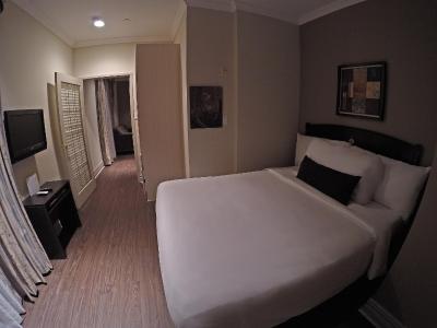 دابل تری بای هیلتون هتل تورنتو داون تاون