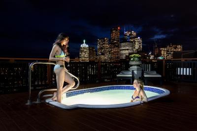 دابل تری بای هیلتون هتل تورنتو داون تاون