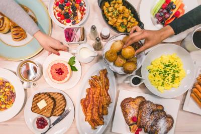 دابل تری بای هیلتون هتل تورنتو داون تاون