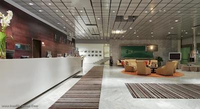 هیلتون هلسینکی کلستاجتورپا