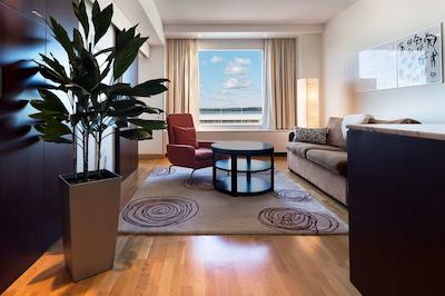 هیلتون هلسینکی کلستاجتورپا