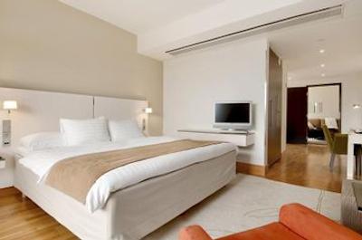 هیلتون هلسینکی کلستاجتورپا