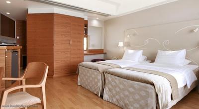 هیلتون هلسینکی کلستاجتورپا