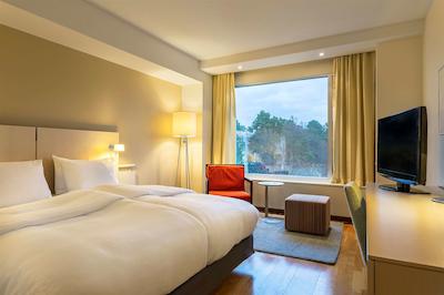 هیلتون هلسینکی کلستاجتورپا