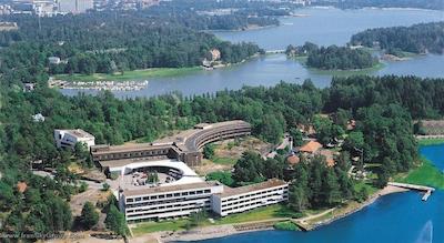 هیلتون هلسینکی کلستاجتورپا