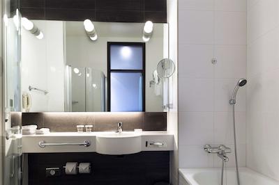 هیلتون هلسینکی کلستاجتورپا