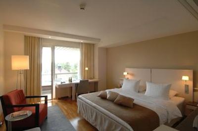 هیلتون هلسینکی کلستاجتورپا