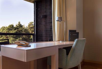 هیلتون هلسینکی کلستاجتورپا