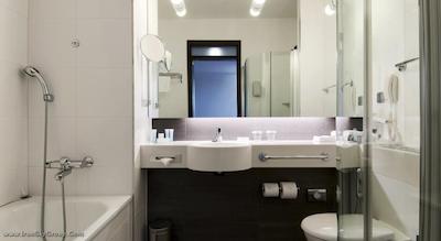 هیلتون هلسینکی کلستاجتورپا