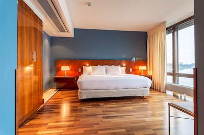 هیلتون هلسینکی کلستاجتورپا