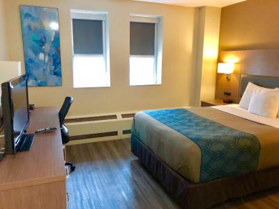 اکنو لودج این اند سویتس داون تاون