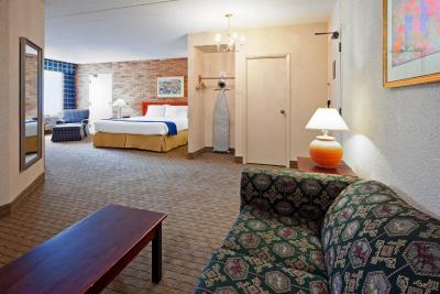 هالیدی این اکسپرس تورنتو-ایست اسکاربرو