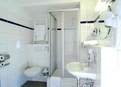 ای اند او وین هاوپتباهنهف