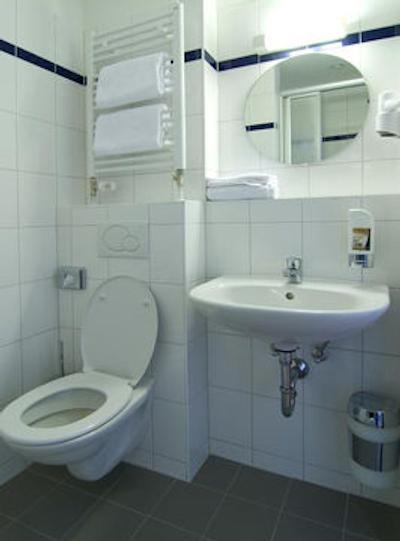 ای اند او وین هاوپتباهنهف