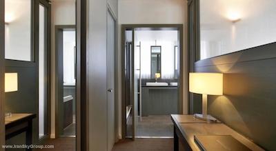 له مریدین نایس