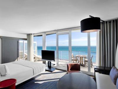 له مریدین نایس