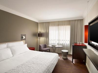 له مریدین نایس