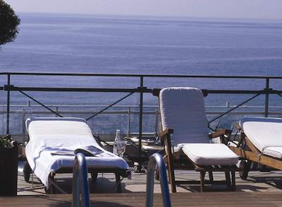 له مریدین نایس