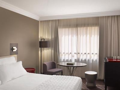 له مریدین نایس