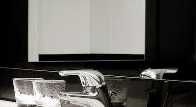 له مریدین نایس