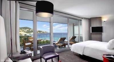 له مریدین نایس