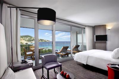 له مریدین نایس