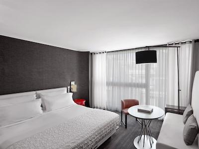 له مریدین نایس