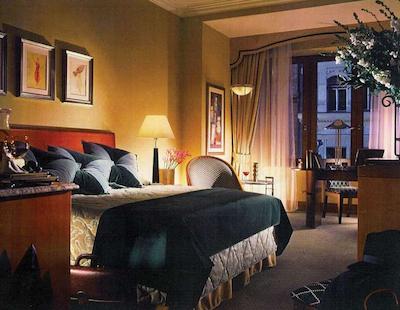 رادیسون بلو الکرون