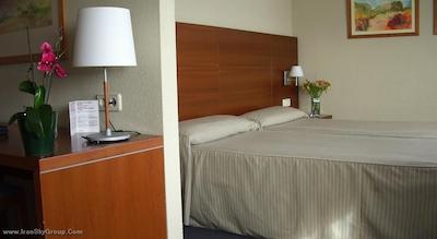 هتل سیلکن تور گاردن