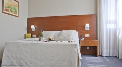 هتل سیلکن تور گاردن