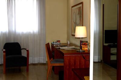 هتل سیلکن تور گاردن