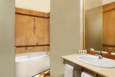 فور پوینتس بای شرایتون میلان سنتر