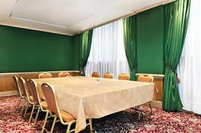 فور پوینتس بای شرایتون میلان سنتر