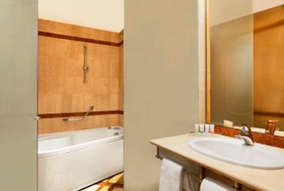 فور پوینتس بای شرایتون میلان سنتر