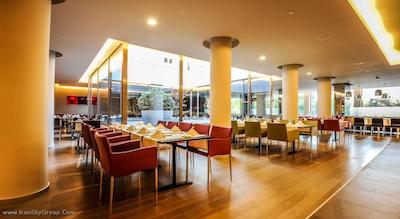 رامادا پلازا بخارست کنونشن سنتر