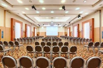 رامادا پلازا بخارست کنونشن سنتر