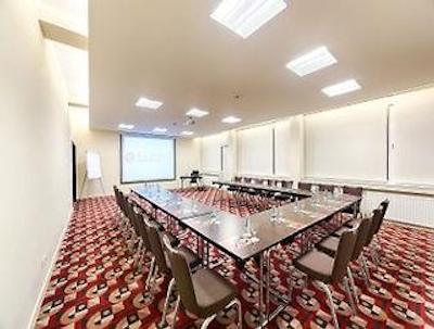 رامادا پلازا بخارست کنونشن سنتر