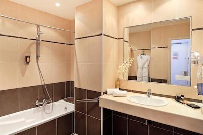 بست وسترن پلاس هتل ماسنا نایس