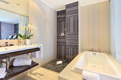 بست وسترن پلاس هتل ماسنا نایس