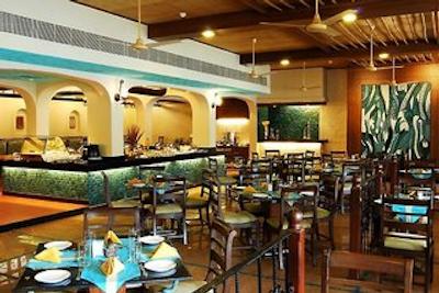 د هریتیج ویلیج کلاب