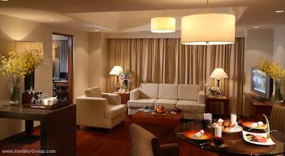 گرند مرکور شانگهای هنگ کیاو