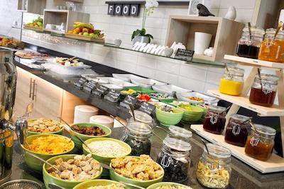 هالیدی این فرانکفورت ایرپورت